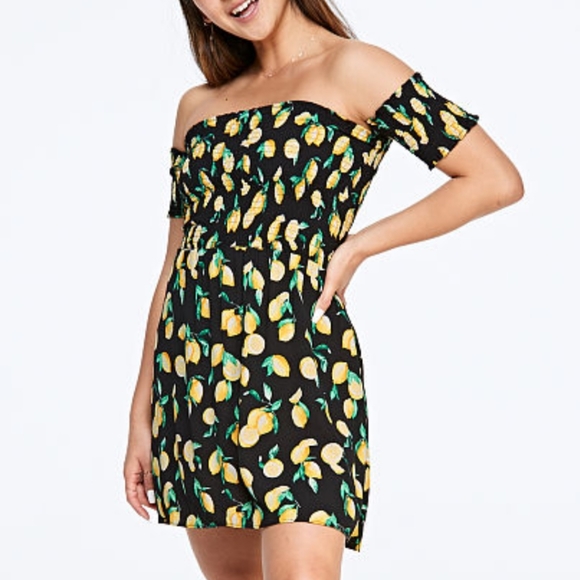 PINK Victoria's Secret Dresses & Skirts - VS PINK Smocked Dress 🍋